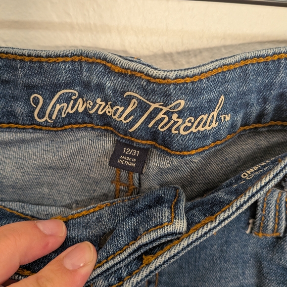 Universal Thread Classic Blue Denim Shorts - Picture 3 of 3